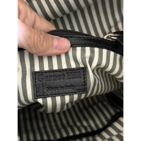 Garnet Hill Black Shiny Leather Hobo Shoulder Handbag - Picture 5 of 13